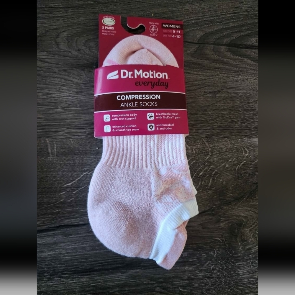 Dr Motion Everyday Pink Compression Ankle Socks NEW